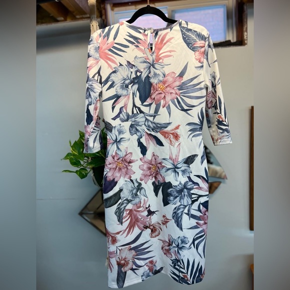Ladies beautiful floral spring summer dress - Picture 1 of 11